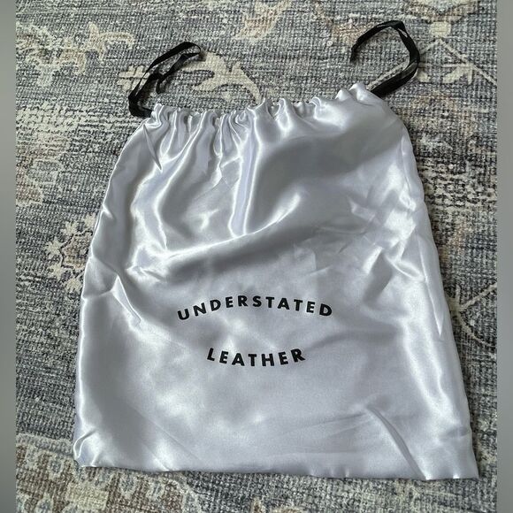 NWT Understated Leather crescent clutch with gold tone chain strap - Picture 3 of 7